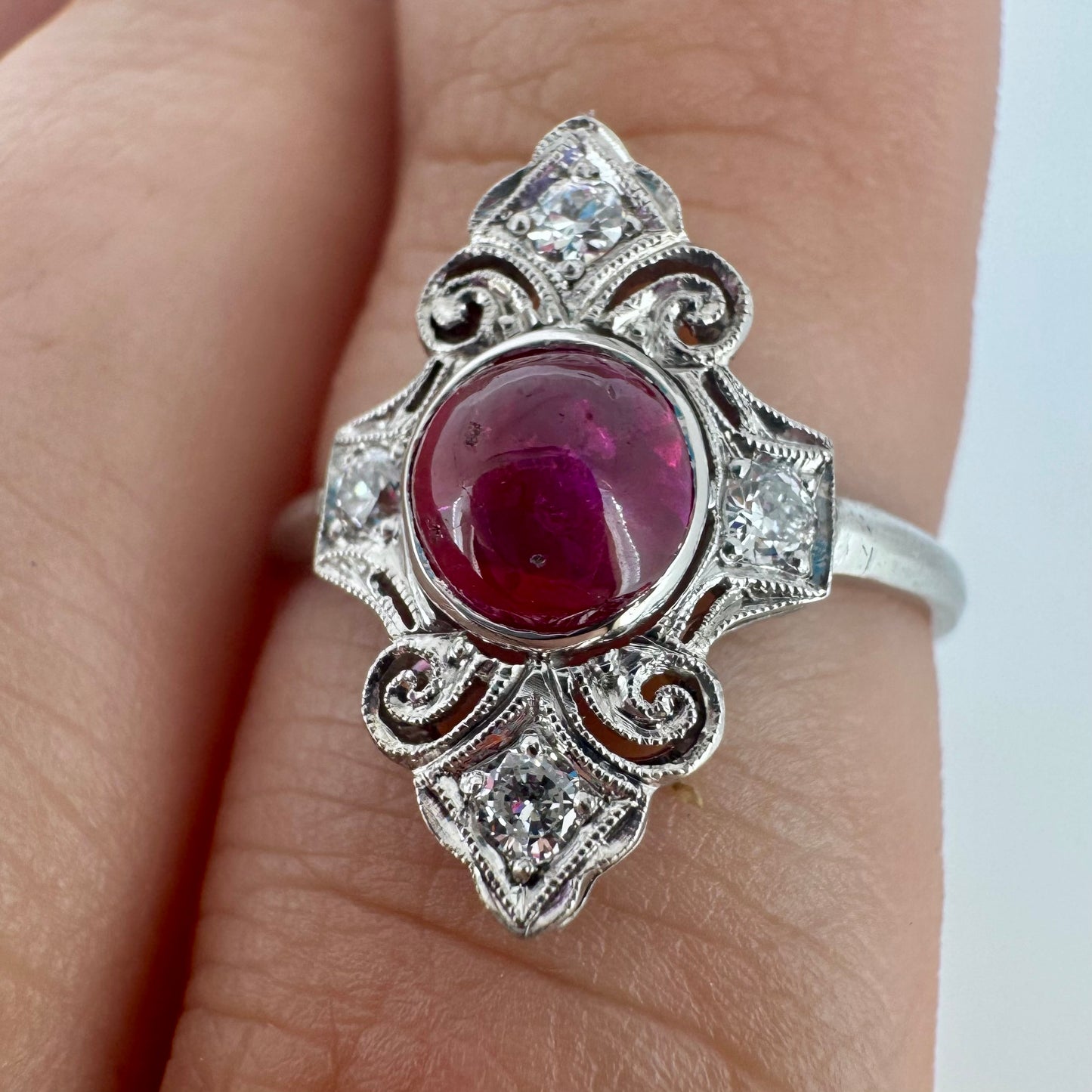 Cabochon Ruby Ring in Platinum - Art Deco