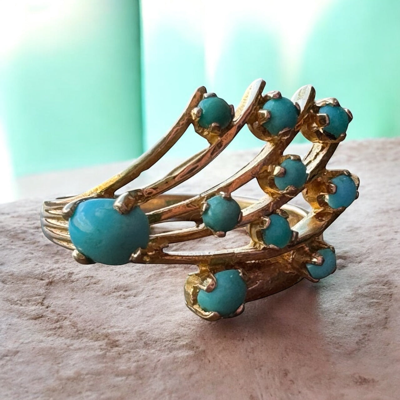 Retro Fashion Ring with Turquoise and 18K Gold