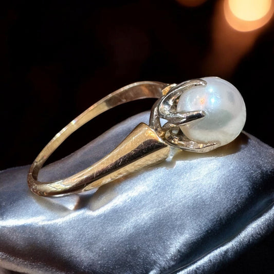 Pearl Solitaire Ring - 14K Yellow Gold