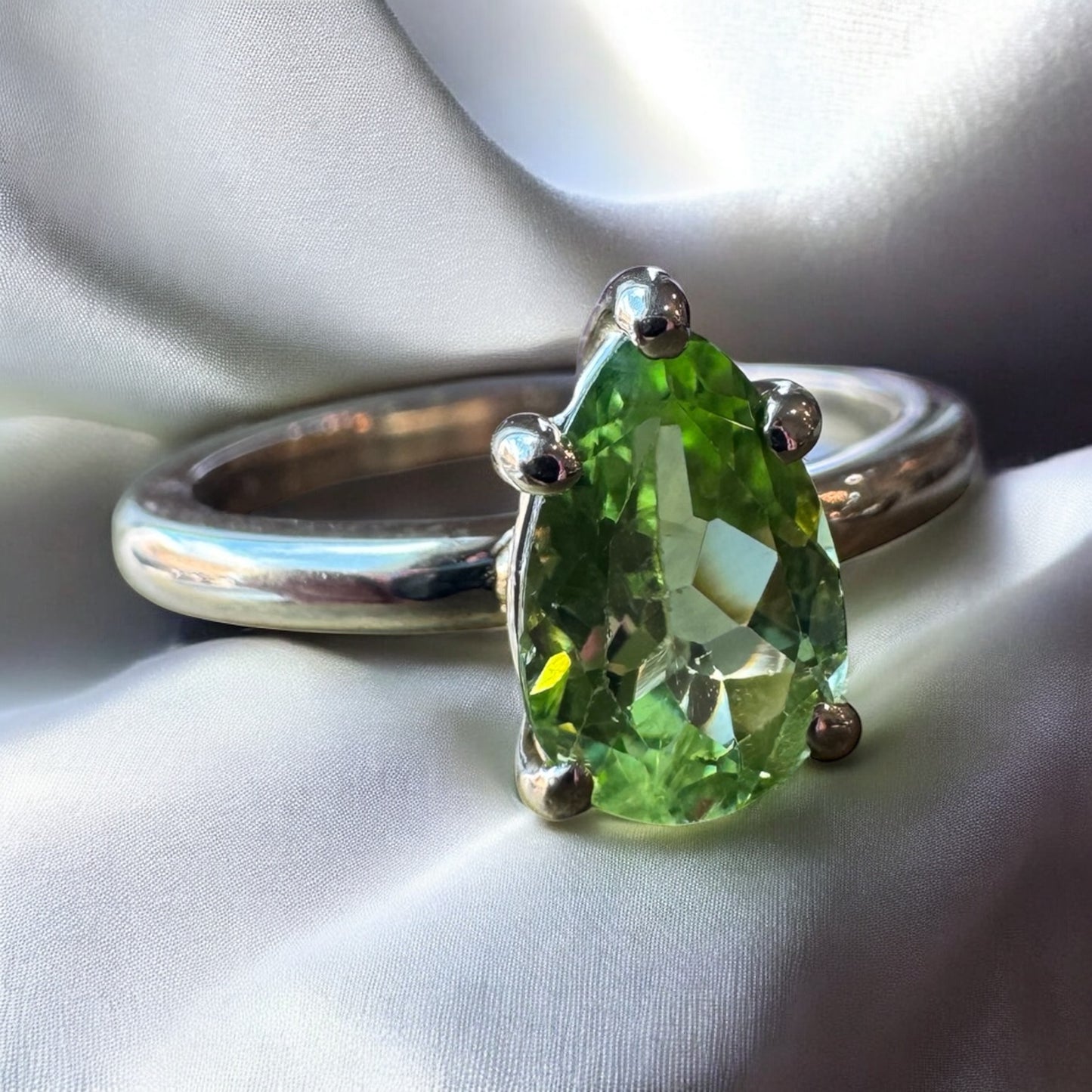 Pear-Shape Peridot Ring - 14K Yellow Gold