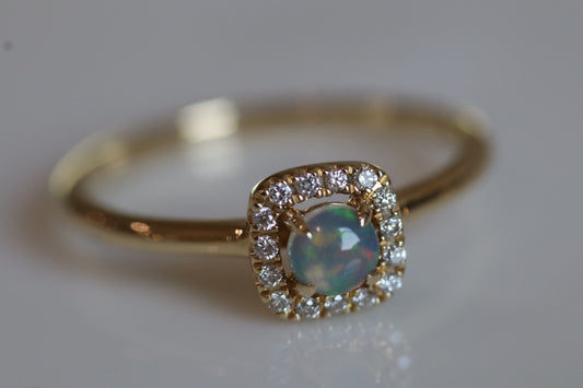 Dreamy Opal Halo Ring - 14K Yellow Gold
