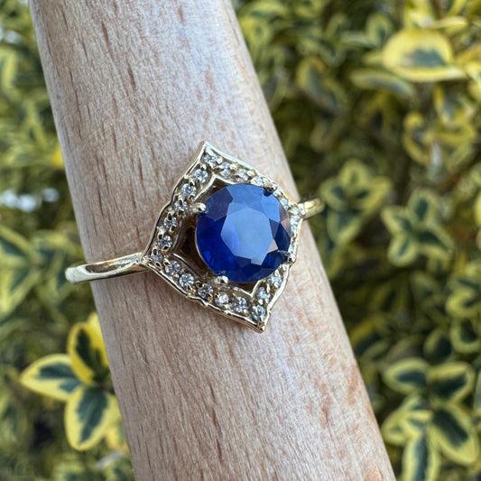 Vintage-Inspired Sapphire Halo Ring - 14K Yellow Gold