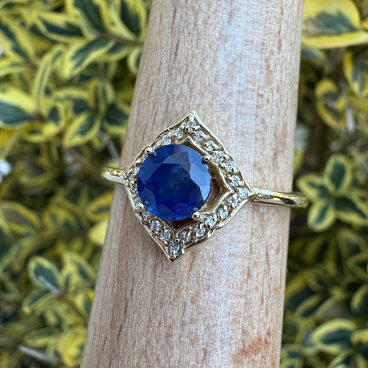 Vintage-Inspired Sapphire Halo Ring - 14K Yellow Gold
