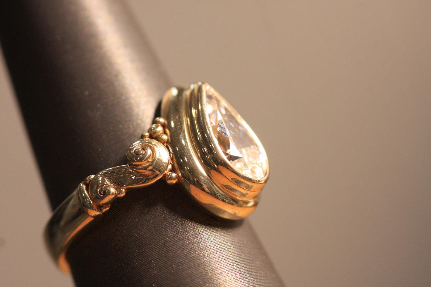 2.03ct Pear Shape Diamond Ring - 14K Yellow Gold