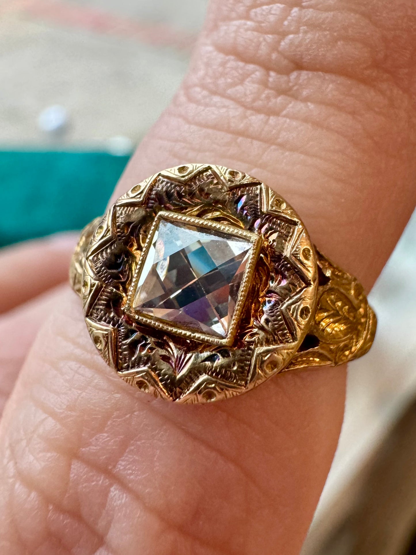18K Yellow Gold French-Cut Diamond Ring - Victorian Era
