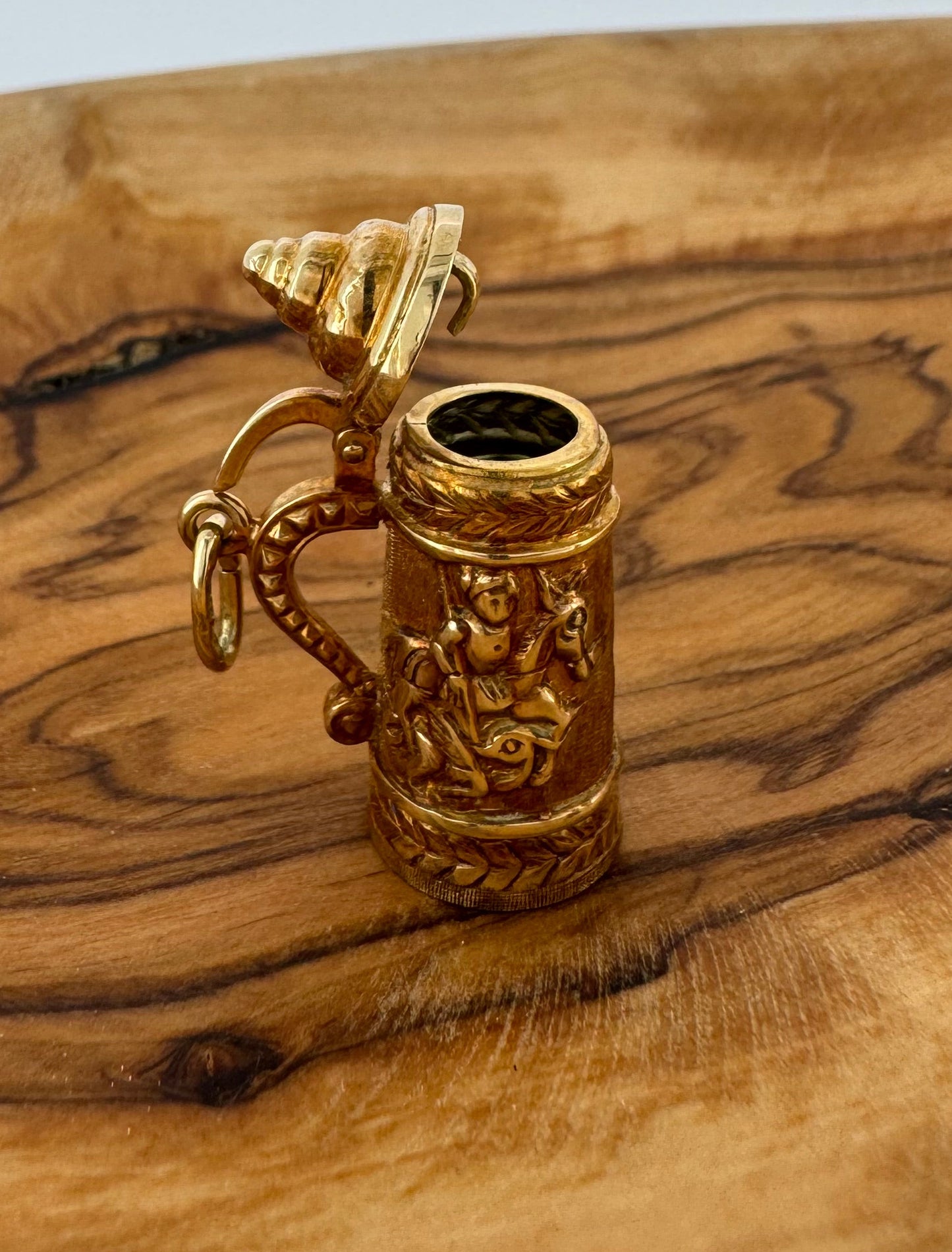 Beer Stein Charm w/ Functioning Lid - 16K Yellow Gold