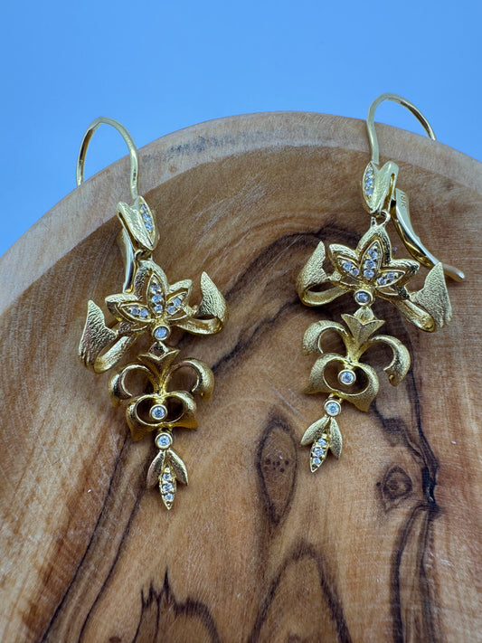 Ribbon Chandelier Earrings - 18/22K Yellow Gold