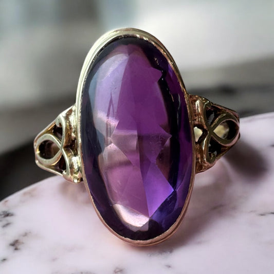 Bezel-Set Amethyst Ring - 14K Yellow Gold