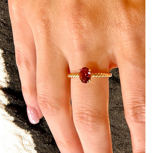 Oval Pinkish Red Spinel Ring with Twist Band - 14K Yellow Gold