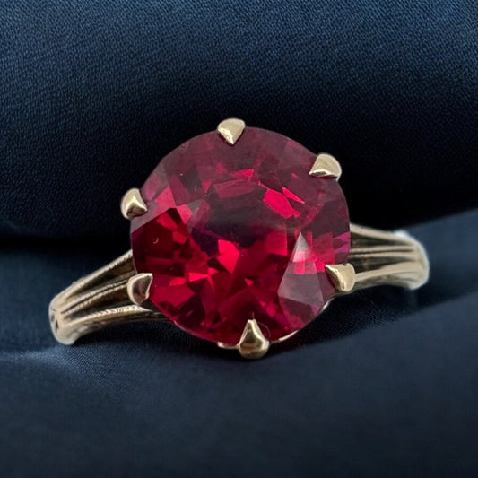 10K Yellow Gold Red Glass Ring - Victorian Era